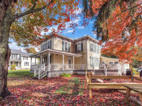 The Kelly House - 4 BR Historic Lodge - Downtown